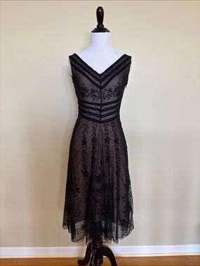 BCBGMAXAZRIA Black Embroidered Mesh Overlay Cocktail Dress Size 0